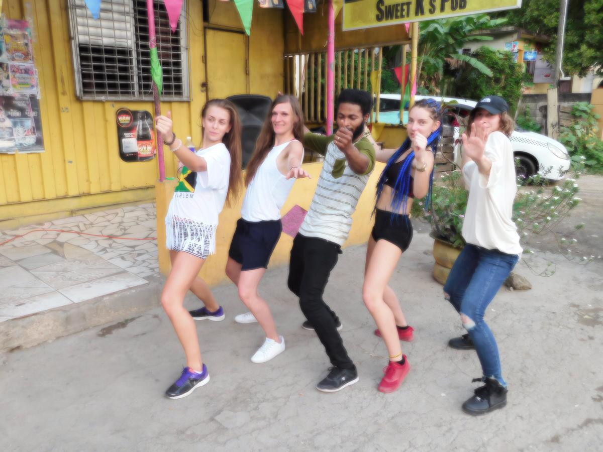 Dancehall Hostel Кингстон Экстерьер фото